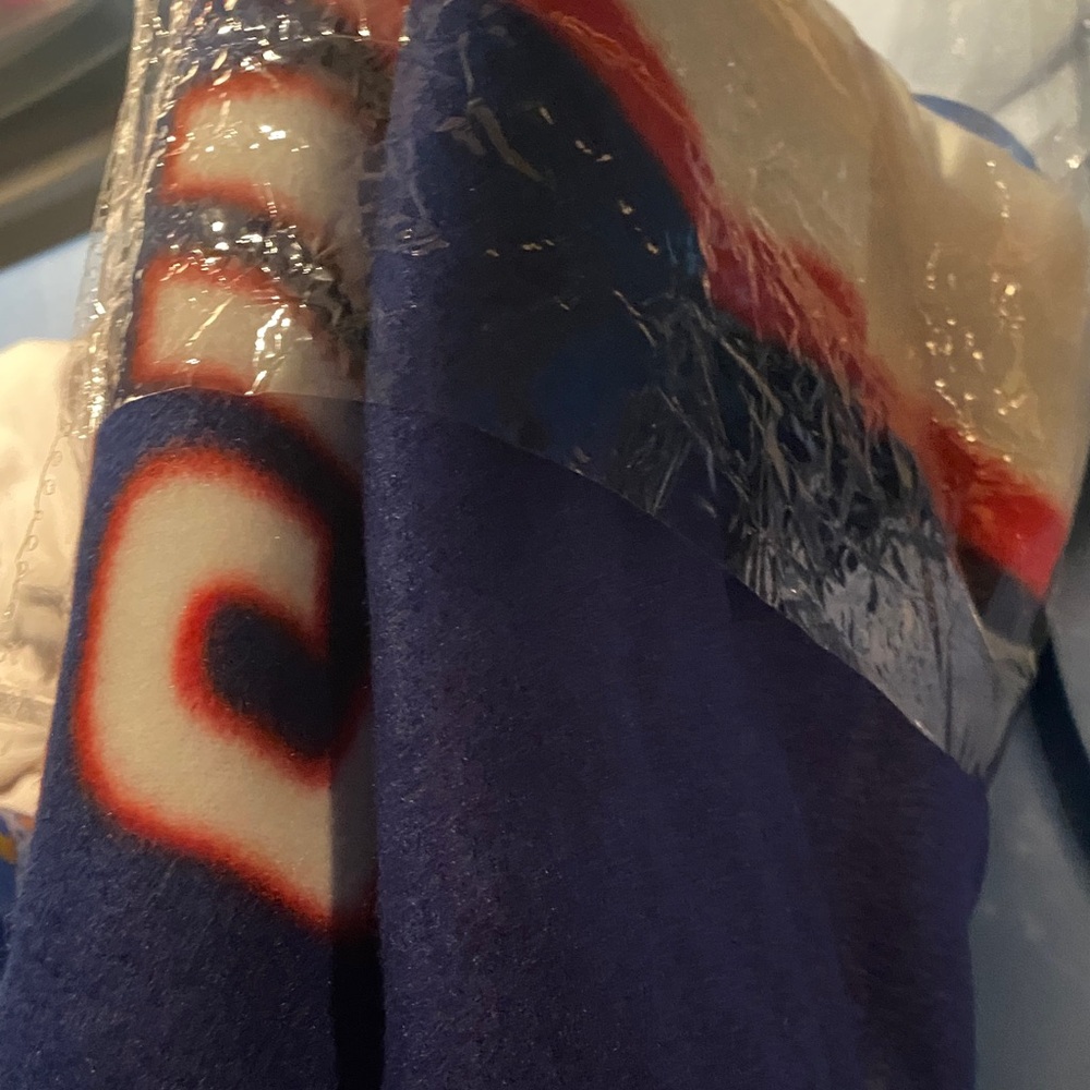 NWT NY GIANTS Northwest Blue and White Tag with Social Media Icons